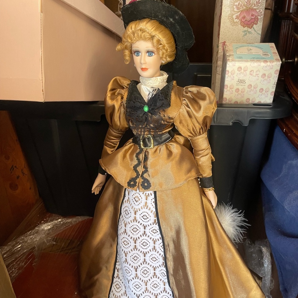 Franklin Mint Porcelain Doll in Gold and Black Victorian Dress - Picture 2 of 5